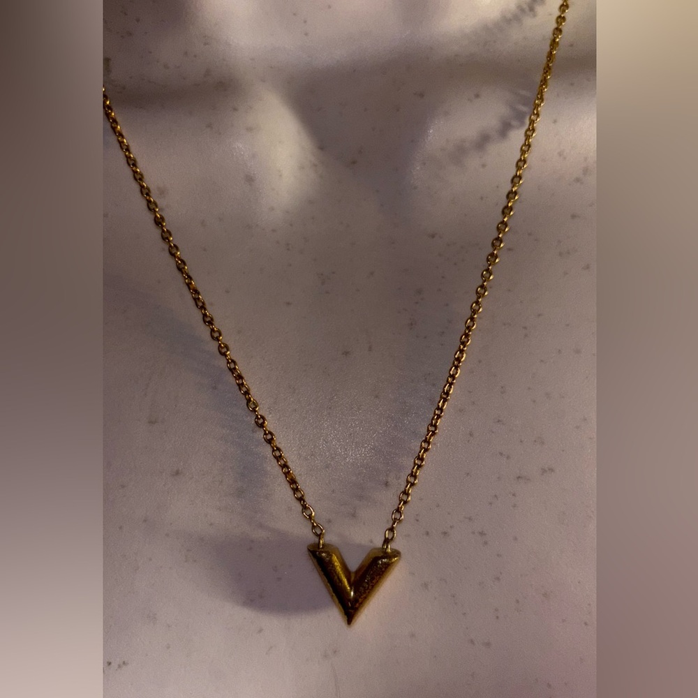 Louis Vuitton Gold V Necklace
